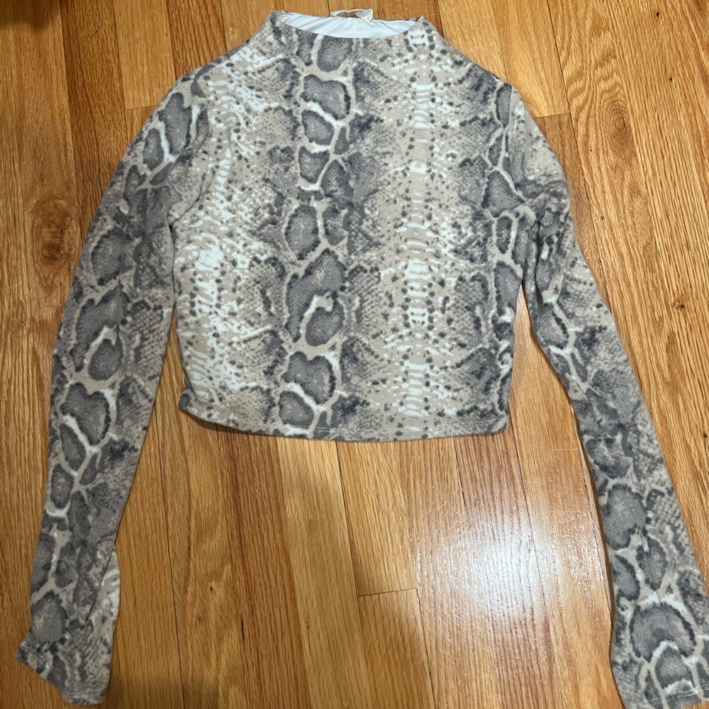 High neck long sleeve shirt